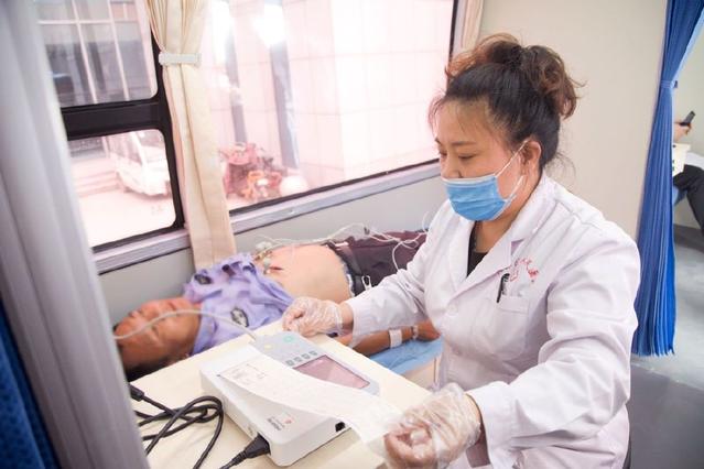 去醫院體檢已過時，移動醫療車讓體檢更便捷